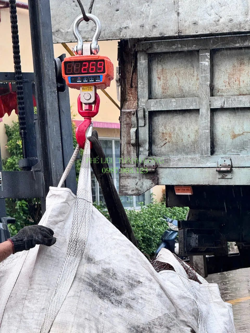 Cân bao phế liệu bằng cân treo 3 tấn tại Bình Tân
