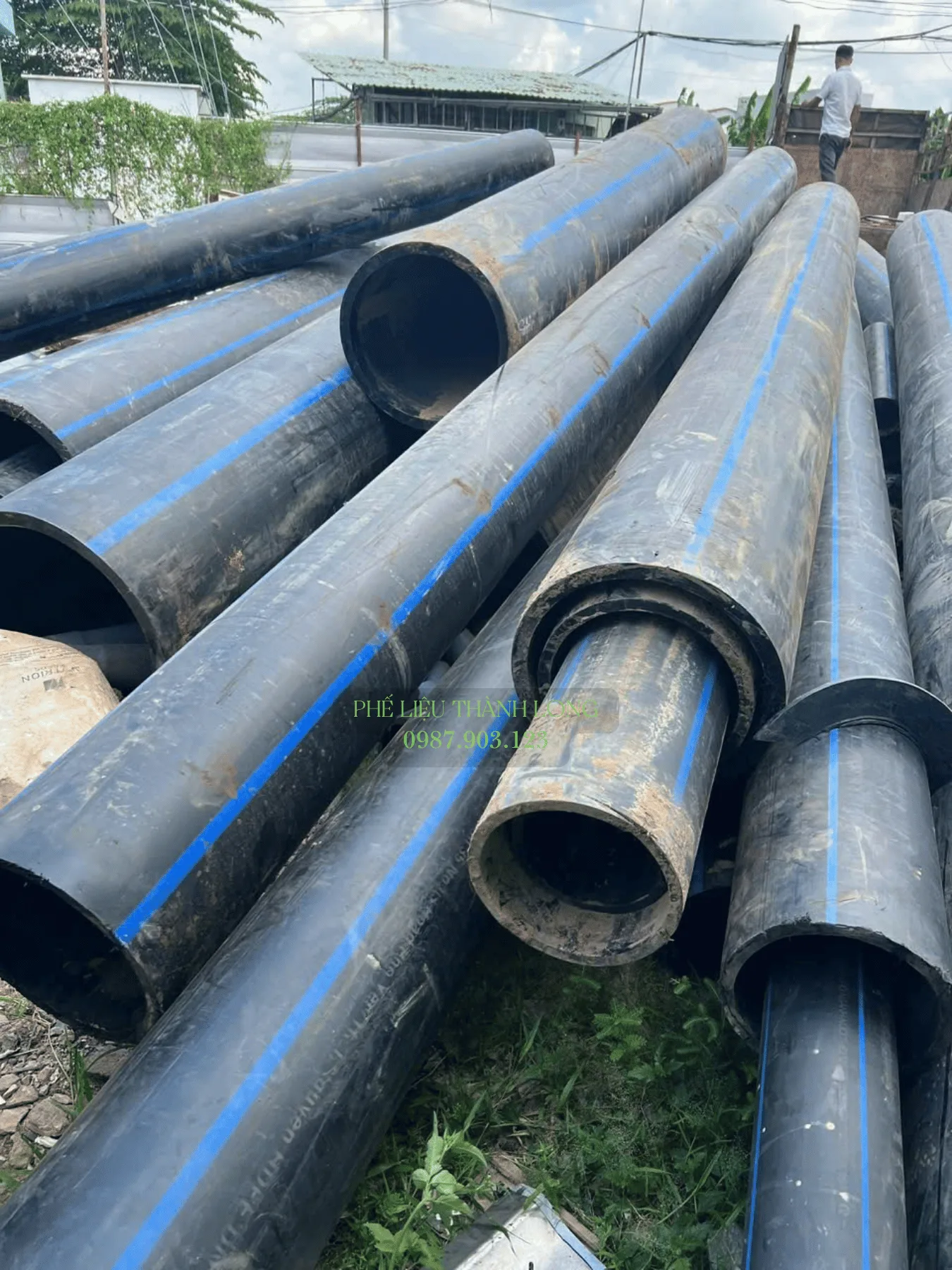 Ống nhựa HDPE cắt khúc thu gom tại Thủ Đức