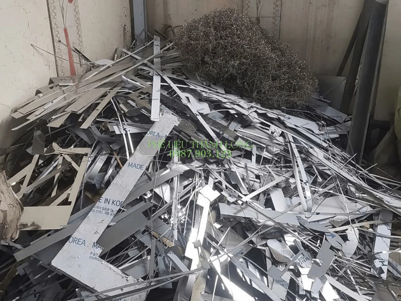 Mạt kim loại được thu gom, phân loại khi thu mua
