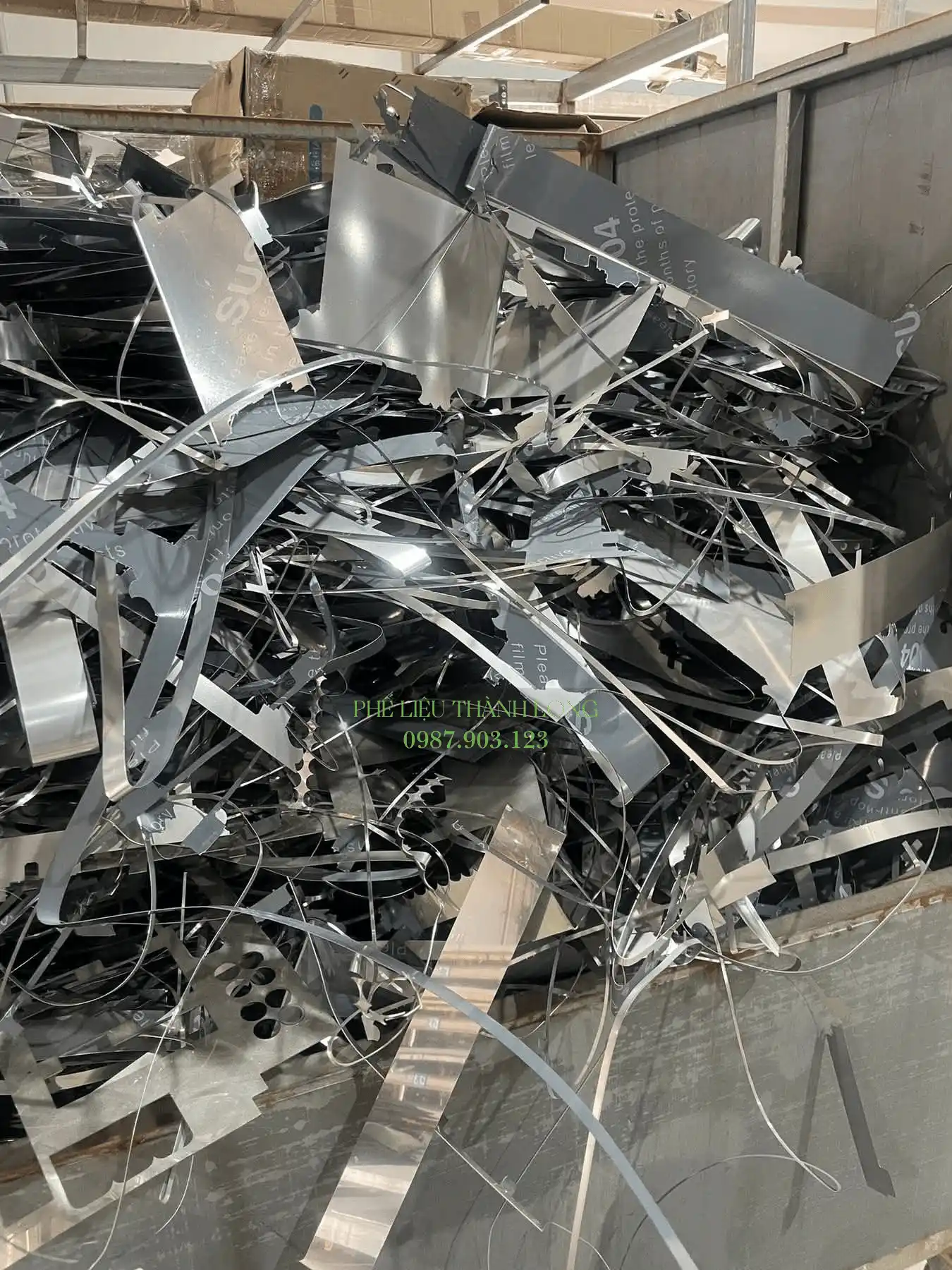 Phế liệu inox được thu gom gọn gàng tận nơi