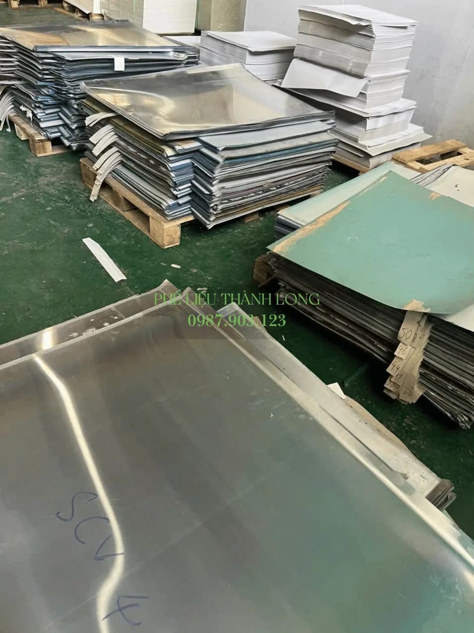 Nhôm tấm phế liệu đã phân loại, thu gom gọn gàng tận nơi